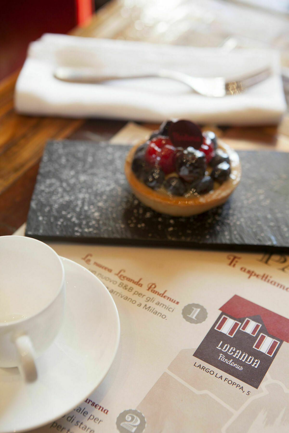 Locanda Pandenus Milan Bagian luar foto
