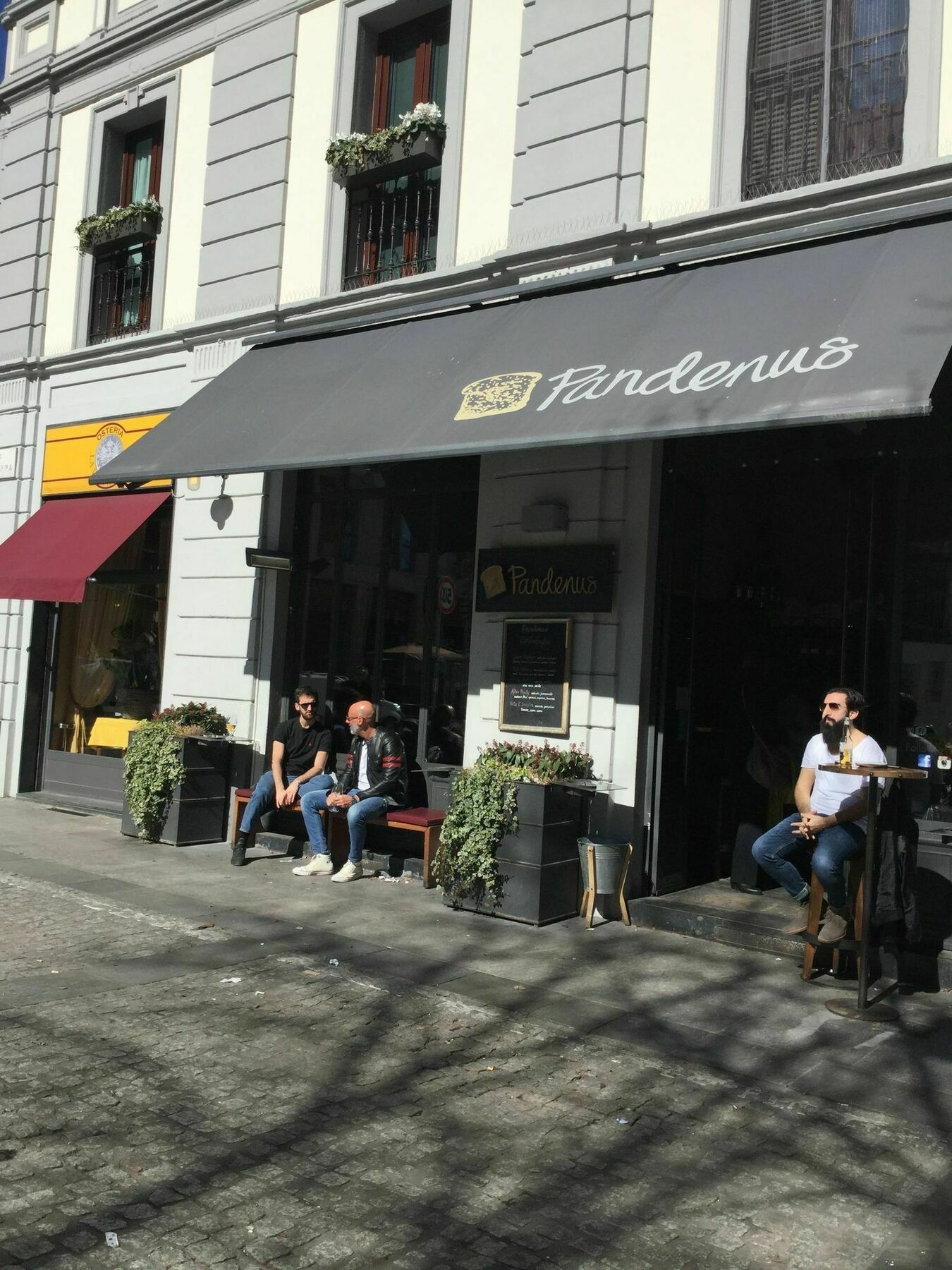 Locanda Pandenus Milan Bagian luar foto